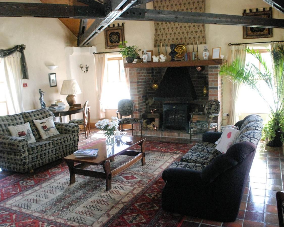 Гостевой дом The Courtyard Guesthouse Бунратти-17