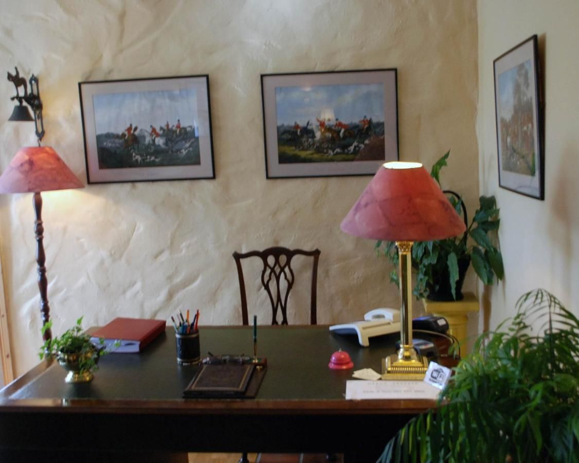 Гостевой дом The Courtyard Guesthouse Бунратти