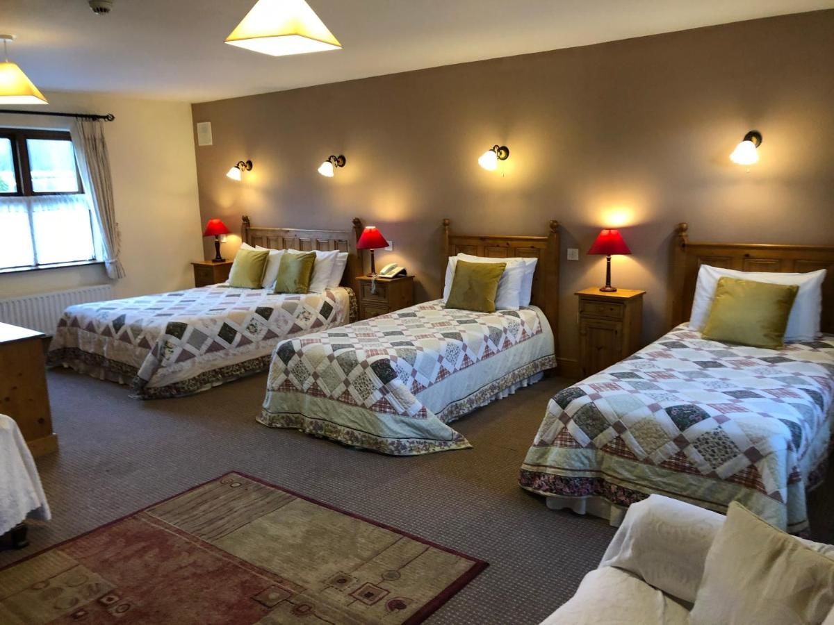 Гостевой дом The Courtyard Guesthouse Бунратти-8