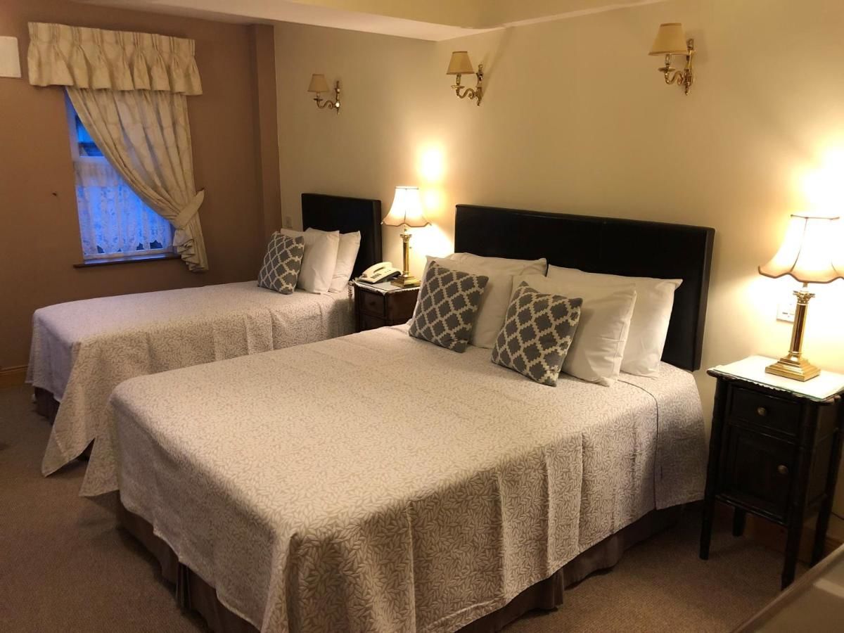 Гостевой дом The Courtyard Guesthouse Бунратти-9