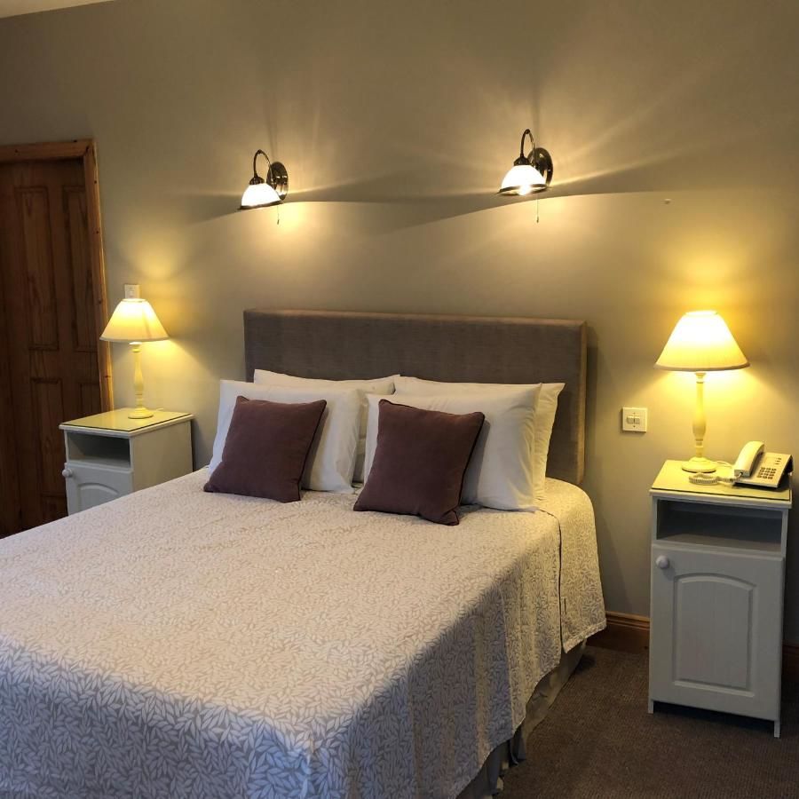 Гостевой дом The Courtyard Guesthouse Бунратти-11